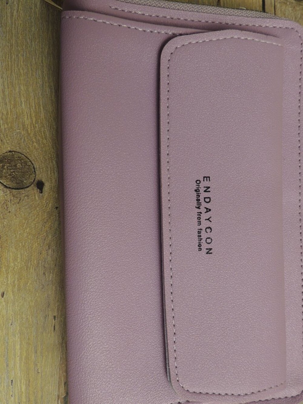 Women's Endaycon faux leather light purple wallet NWOT